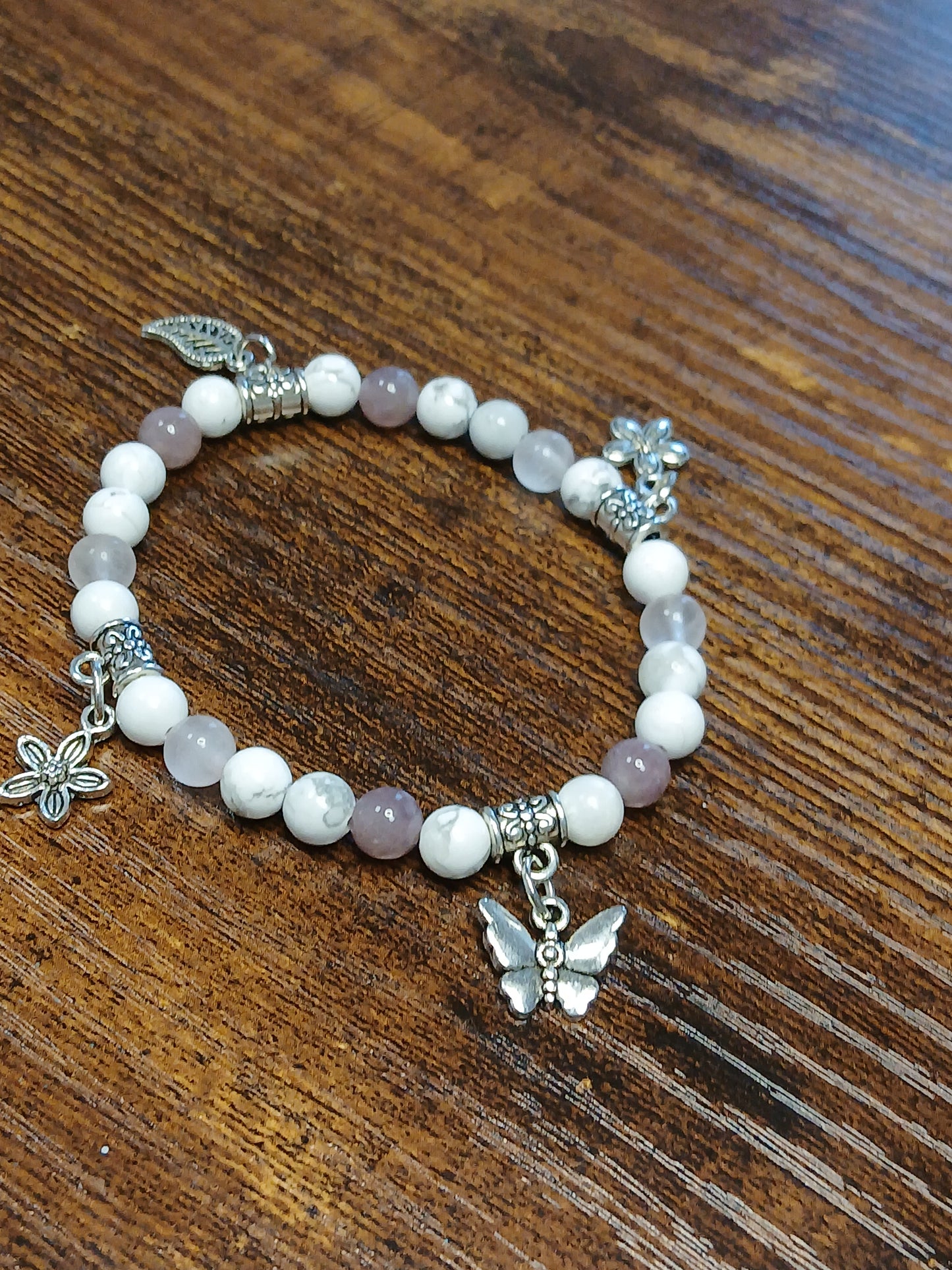 Bracelet Howlite et pierre Quartz ( deux types)